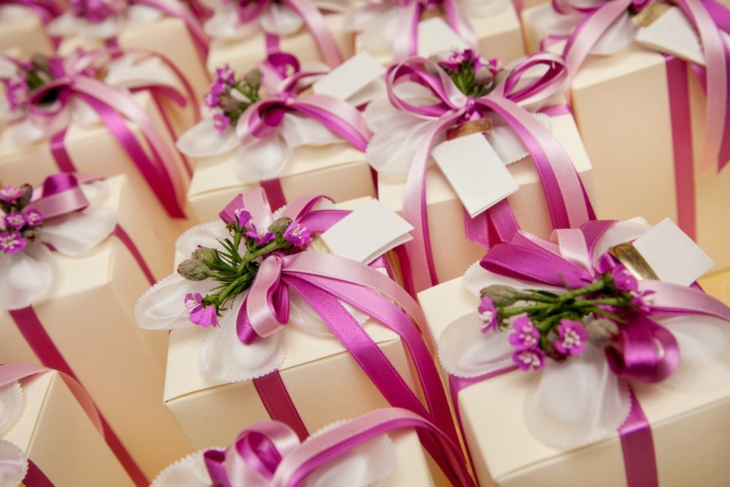 Classy party favors for guests who attended a wedding 