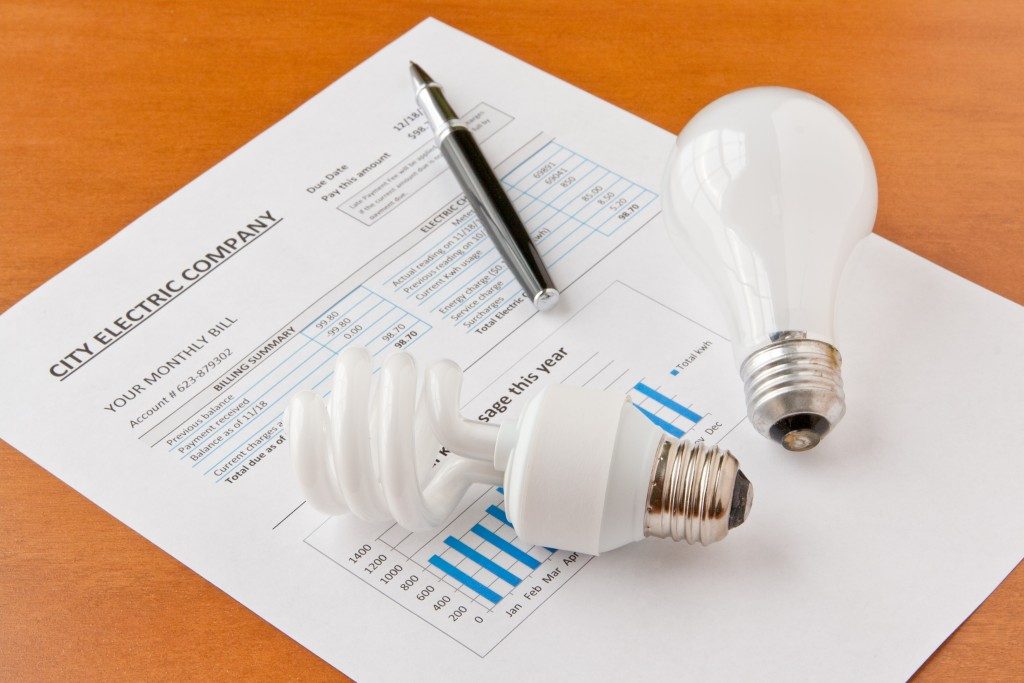 energy bill with lightbulbs