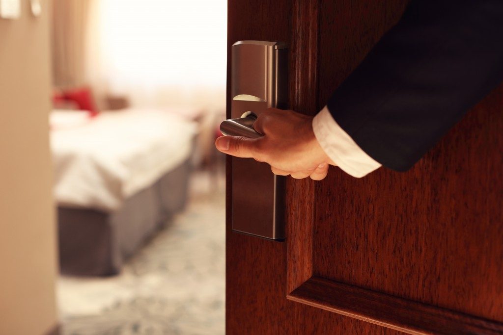 opening hotel door, accommodation